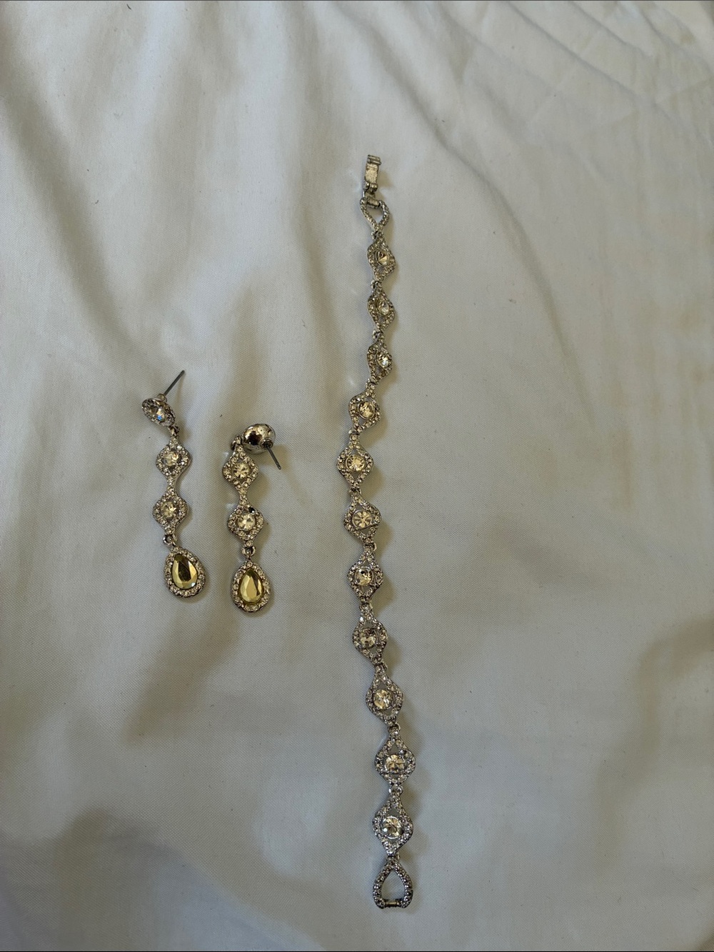 Elegant Silver-Tone Bracelet and Drop Earrings Set with white Gem Accents